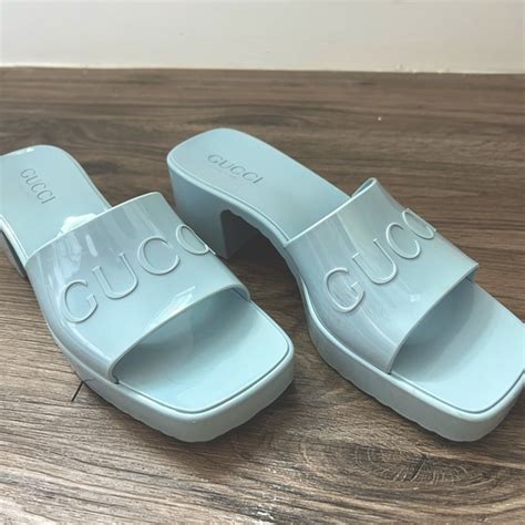 baby blue gucci slides